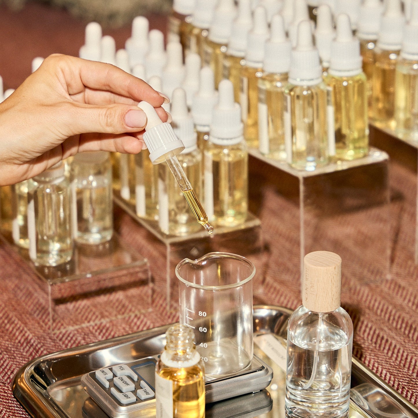 Workshop parfum maken &  Luxe borrelplank Amsterdam | Saturday Evening